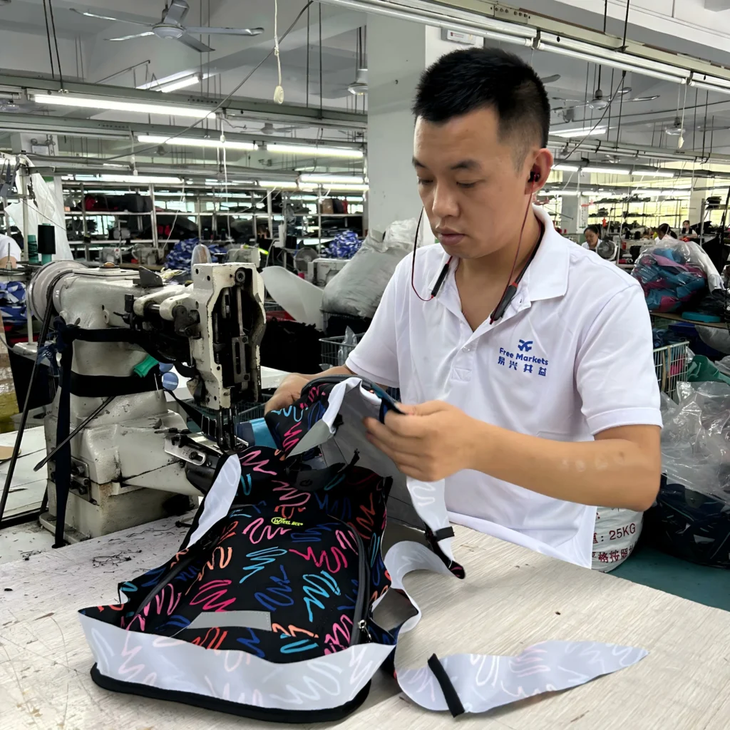 超过300款专利设计产品 配图